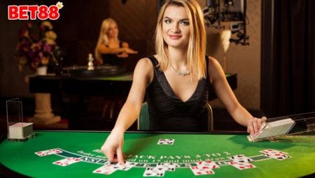 Tìm hiểu khái niệm Dealer là gì tại nhà cái cá cược hiện nay